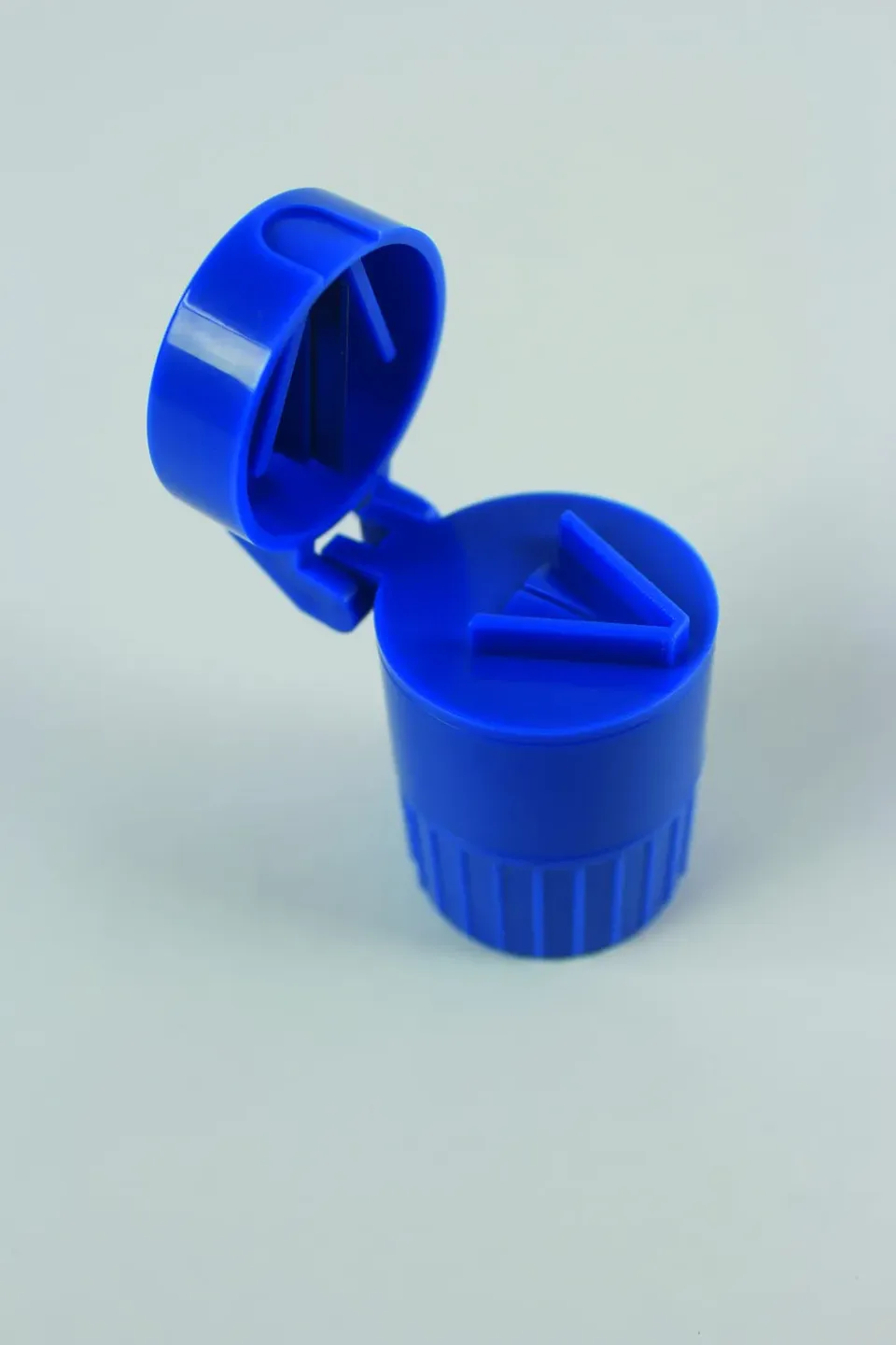 Identités Broyeur Coupe-Comprimé bleu poche avec réservoir