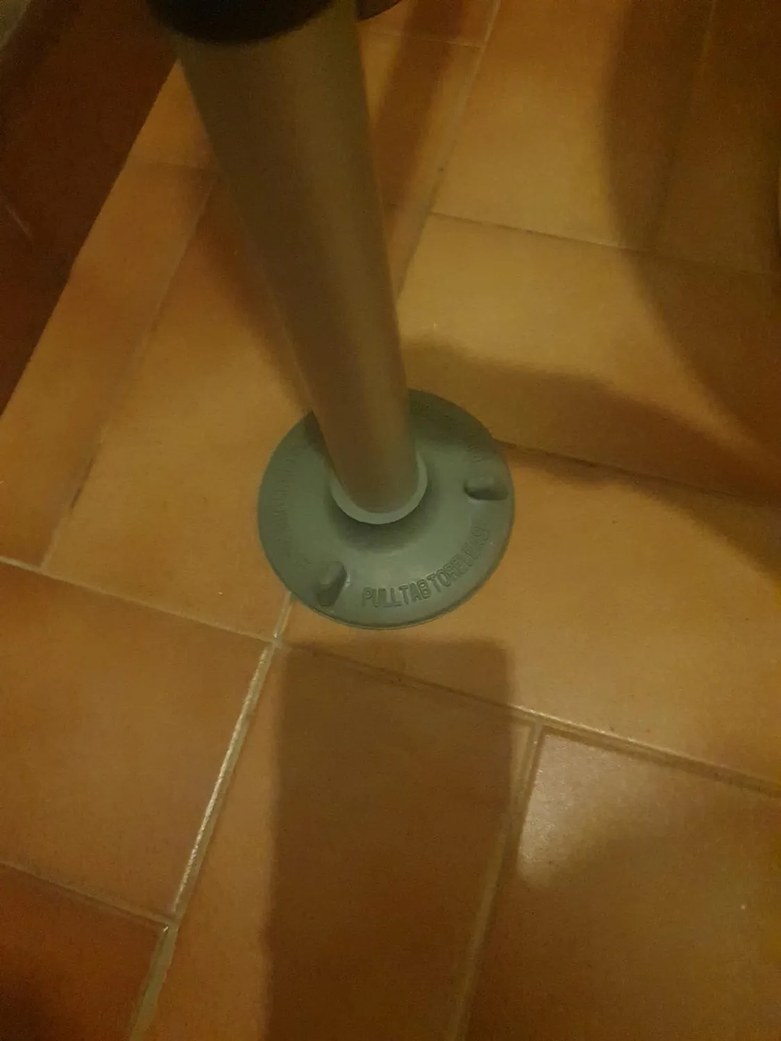Identités Bermudes accoudoirs WC alu 125 kg